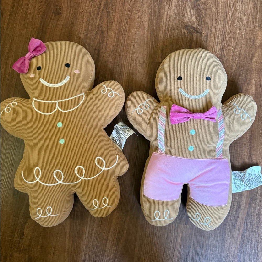 Gingerbread man pillow set